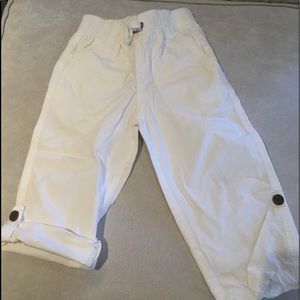 Gymboree white beachy roll up pants.